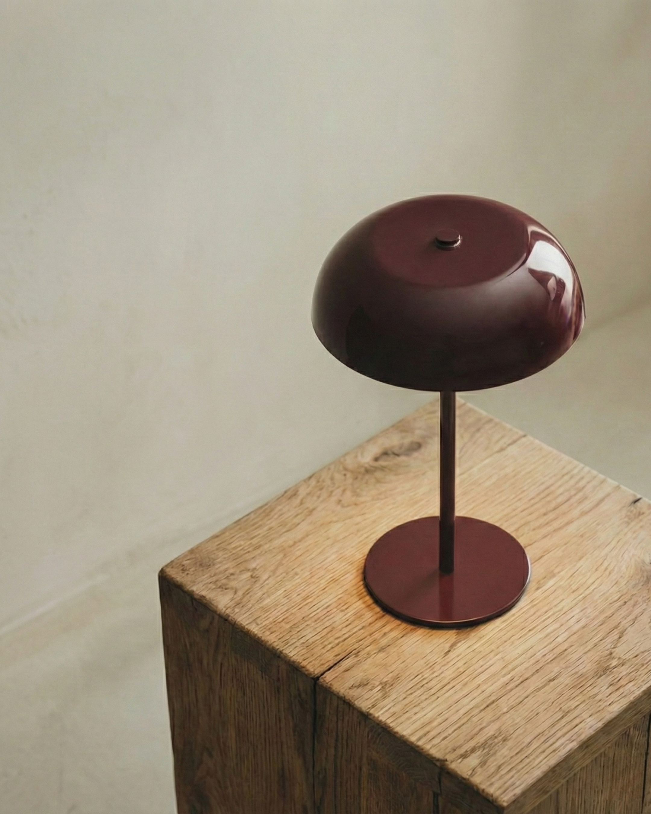 Lampe Sans Fil rouge tactile portable | MALMO Korven studio