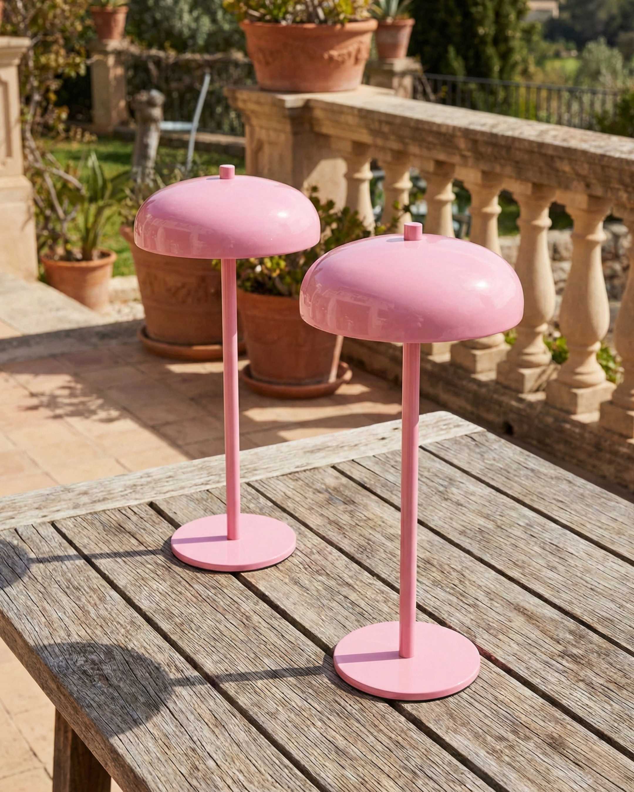 Lampe sans fil exterieur rose tactile | NARI korvenstudio