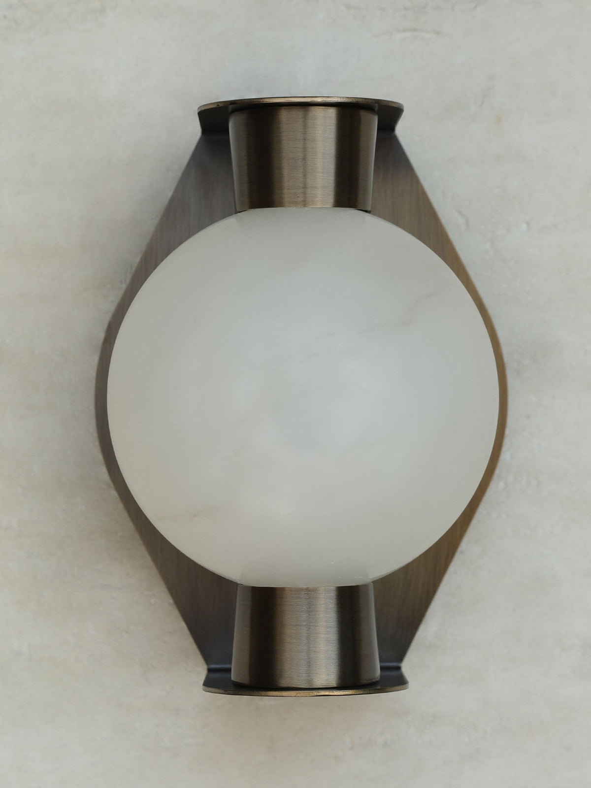 Alabaster Orb Alabaster Sconce Vakkerlight