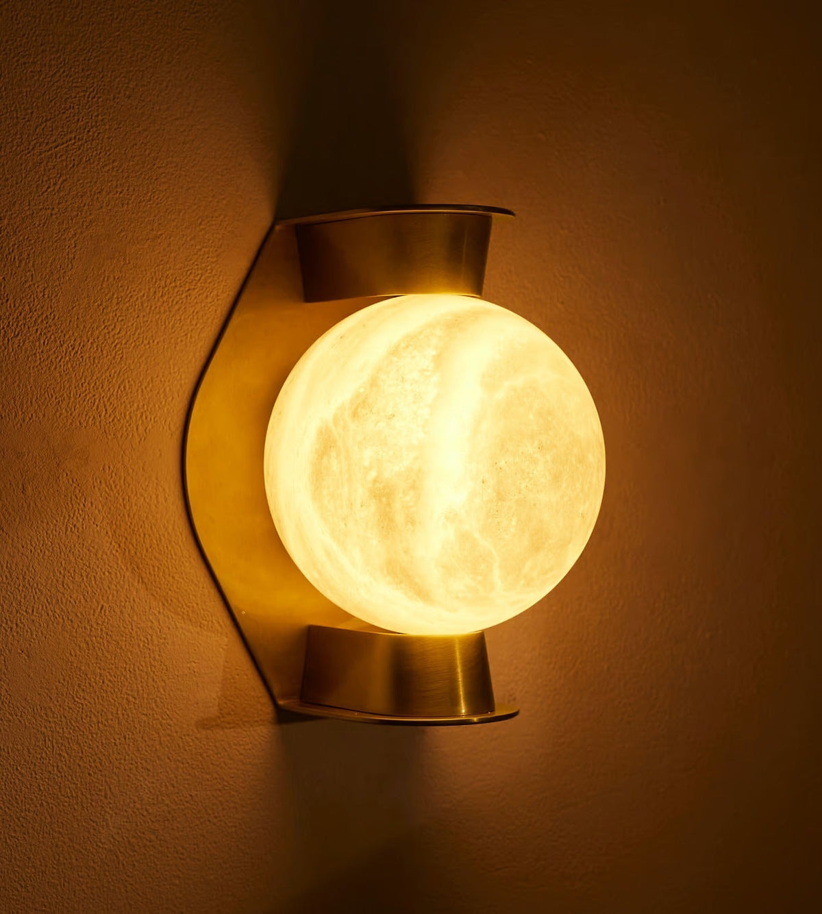Alabaster Orb Alabaster Sconce Vakkerlight