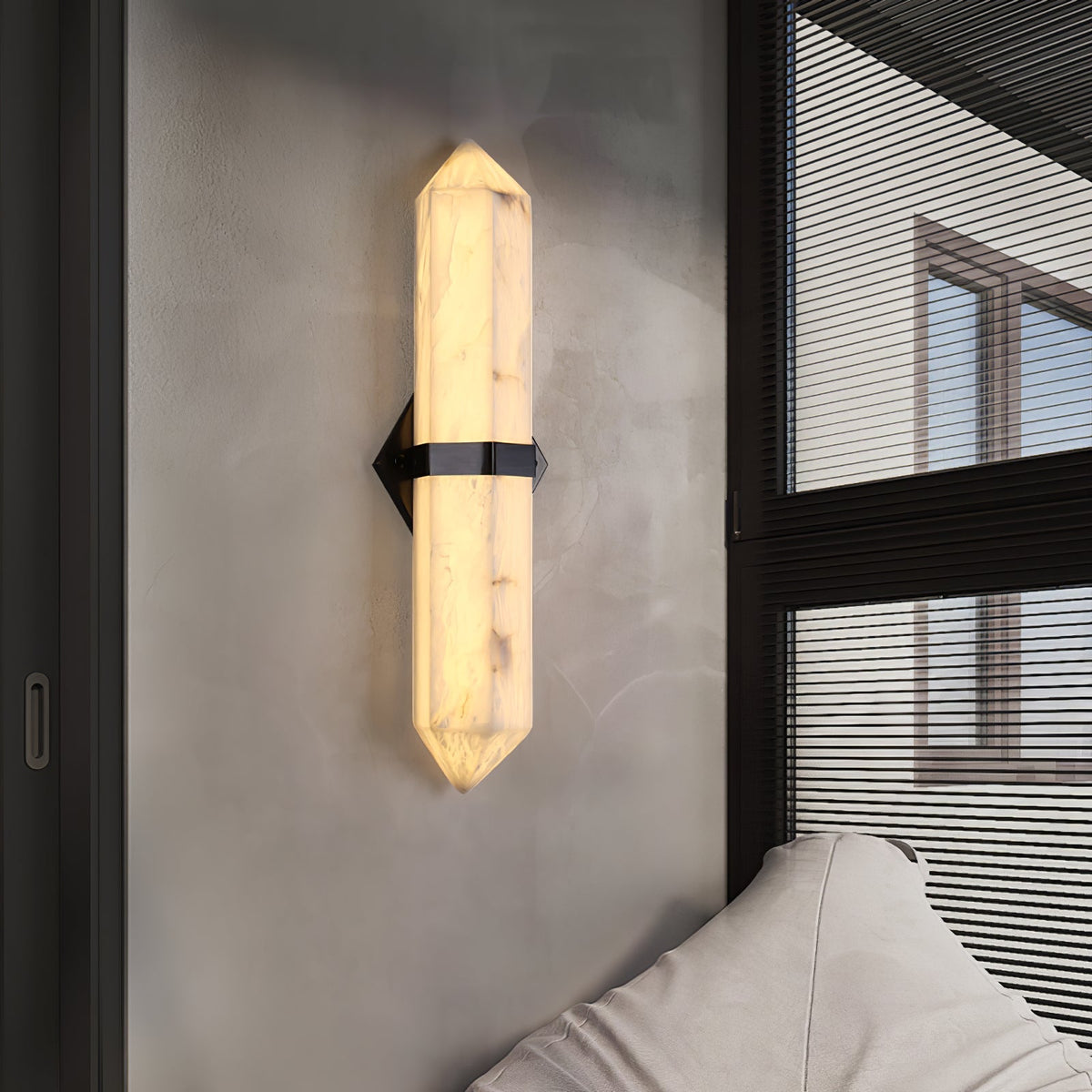 Alabaster Obelisk Wall Sconce Vakkerlight