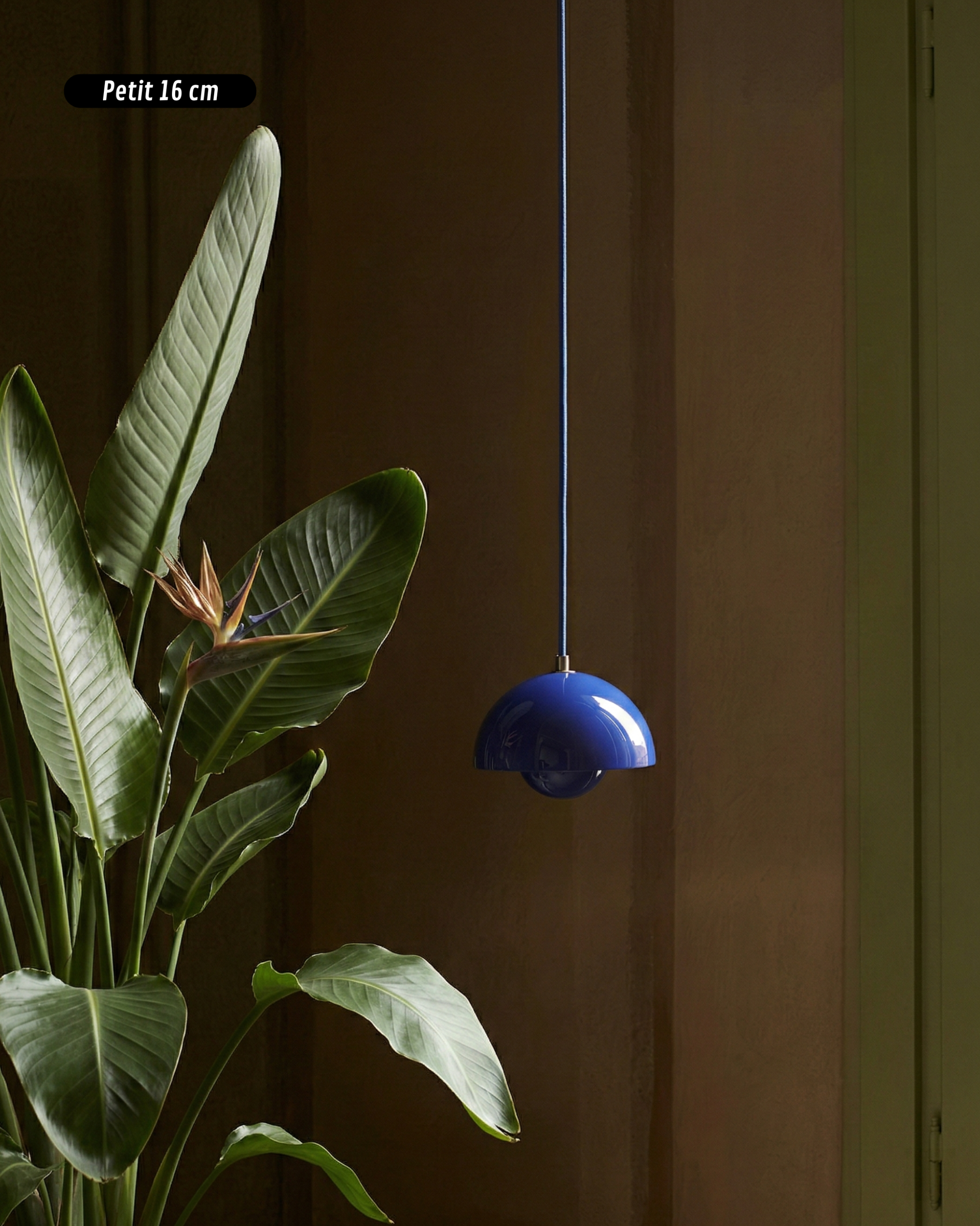 Suspension design Nedo bleu métal style scandinave par korven studio moderne.