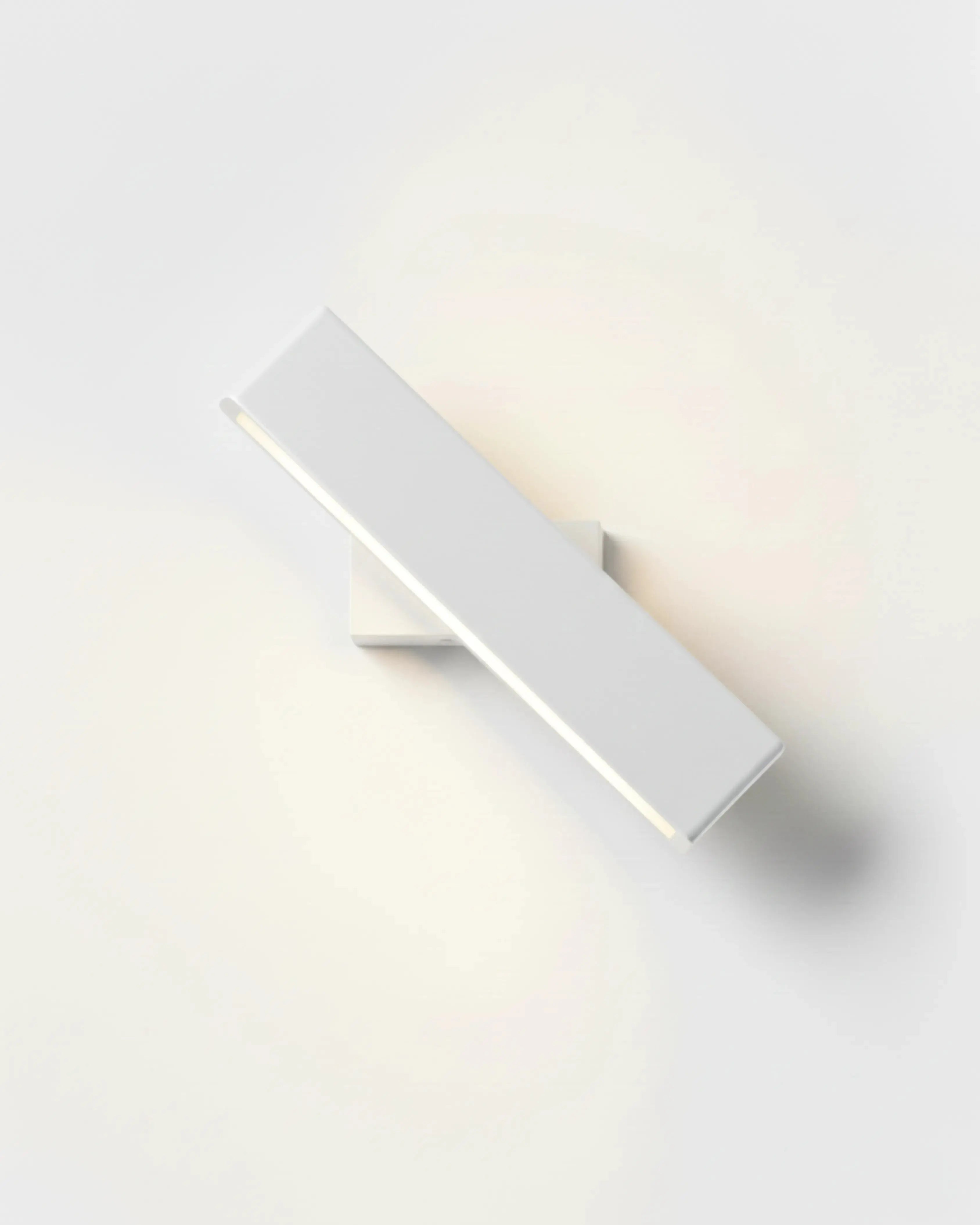 Applique murale ajustable modele maro par korven studio