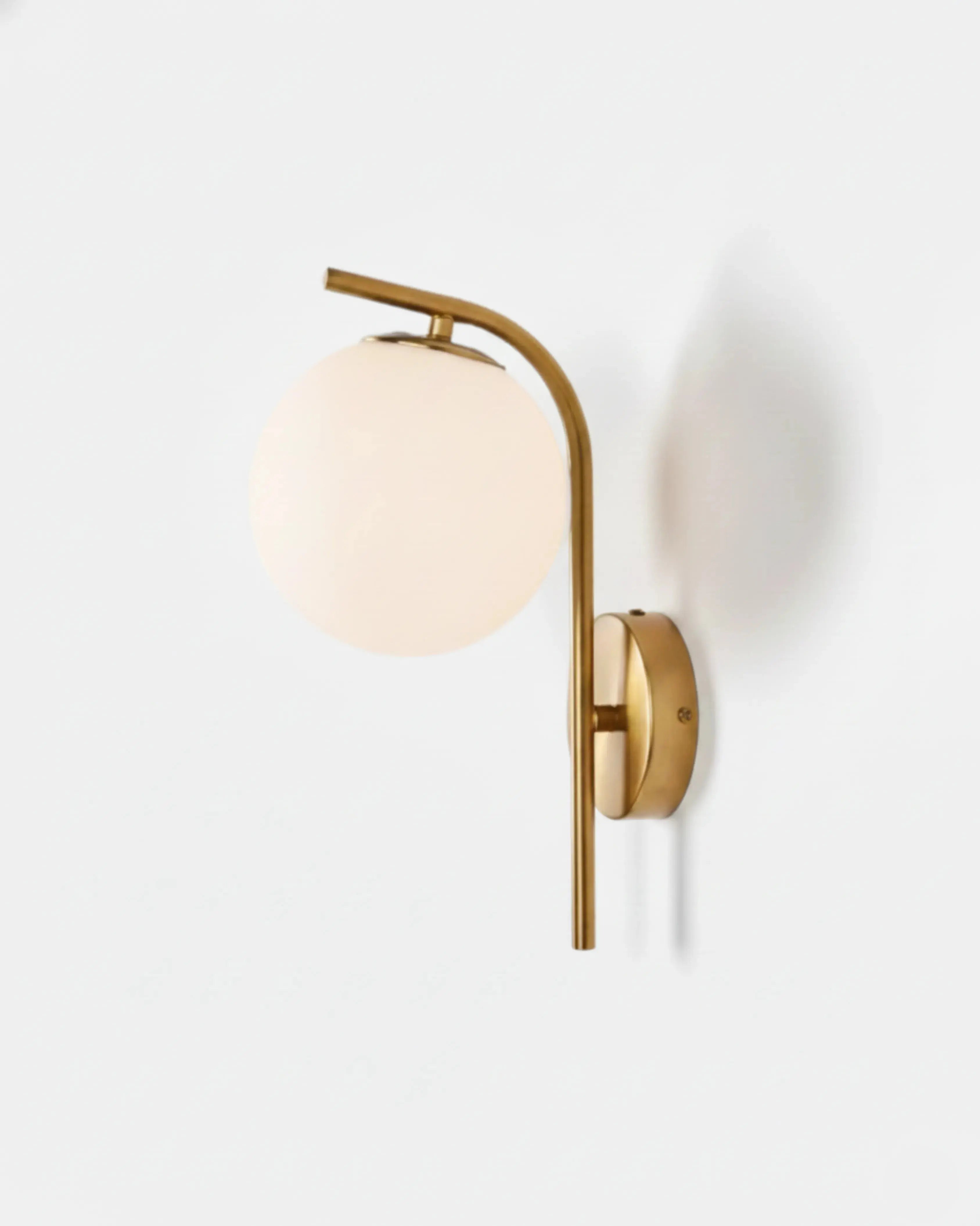 applique murale couleur or modele Eren par korven studio