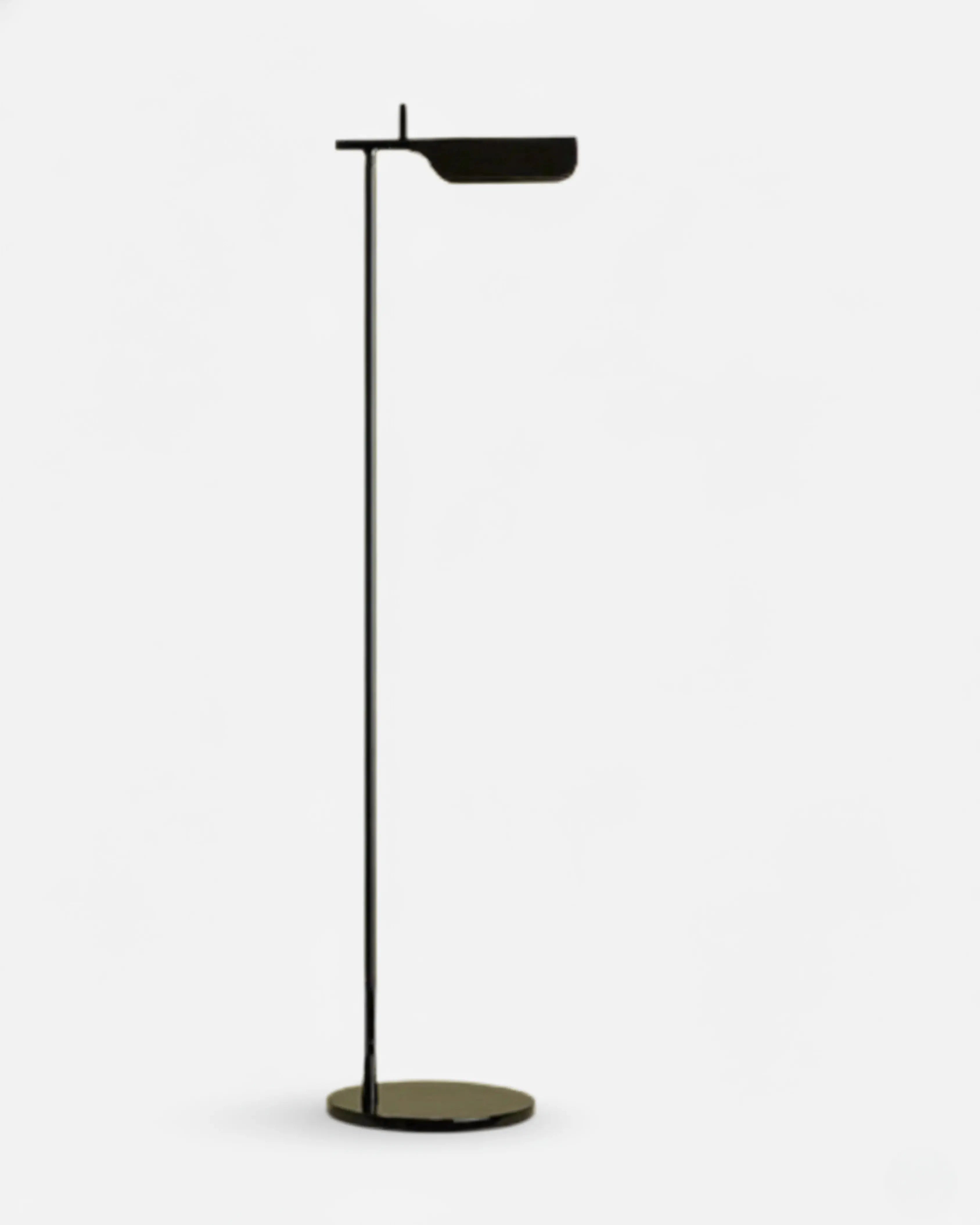 Lampadaire noir,  – modèle milo par Korven Studio.