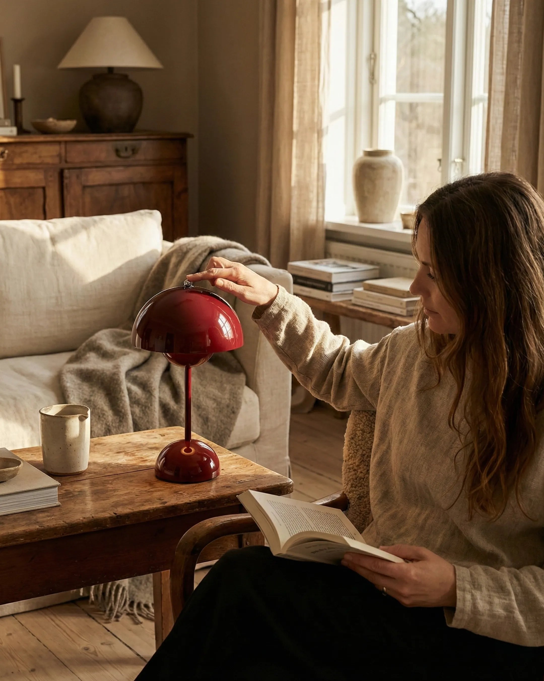 lampe sans fil modele oden rouge rechargeable par korven studio