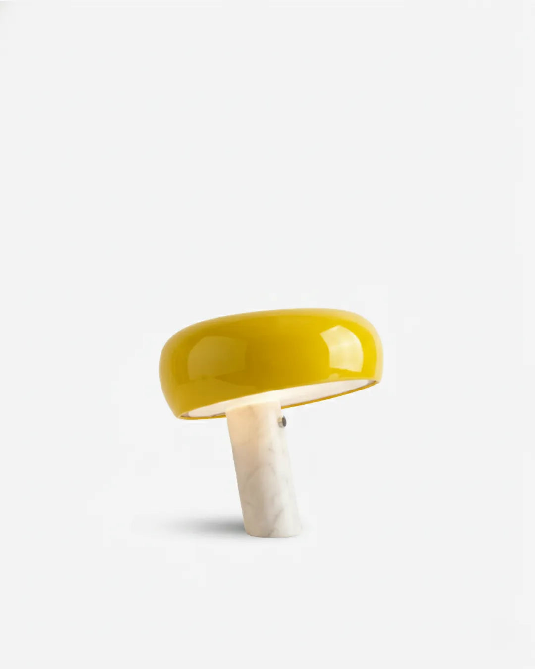 lampe de table couleur jaune modele mosca par korven studio version petite