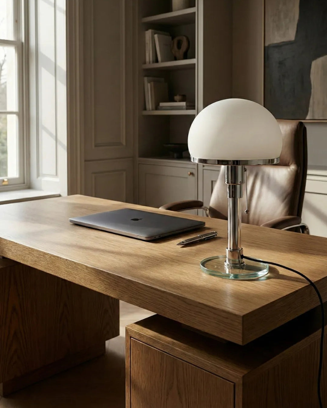 lampe de table en verre modele dolia par korven studio