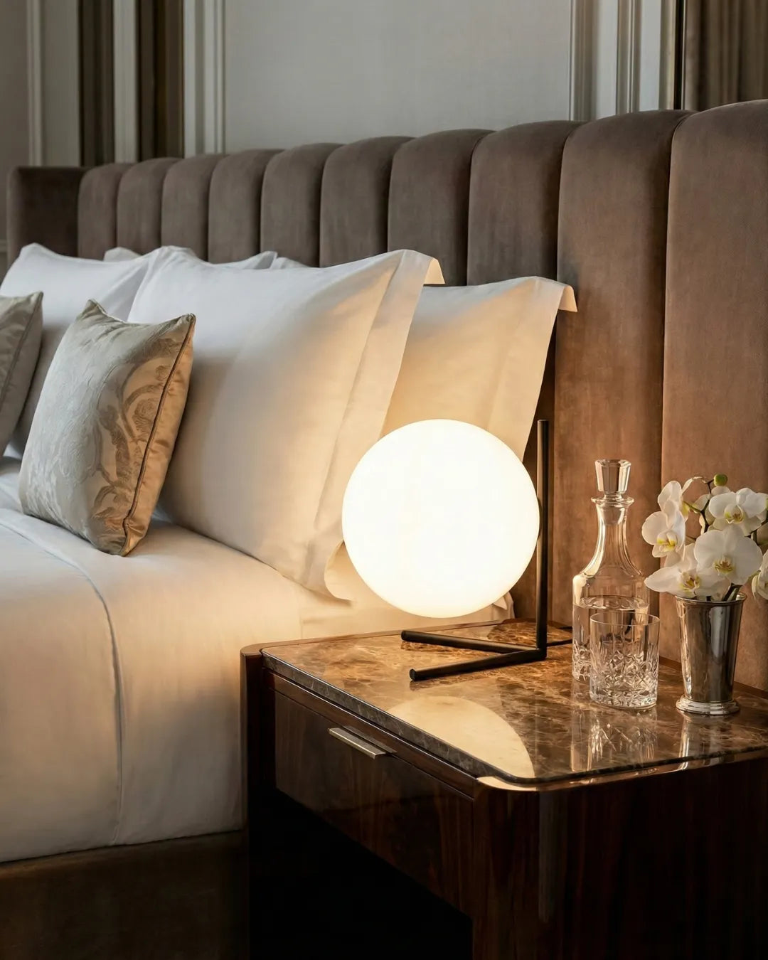 lampe-globe-hotel-korvenstudio