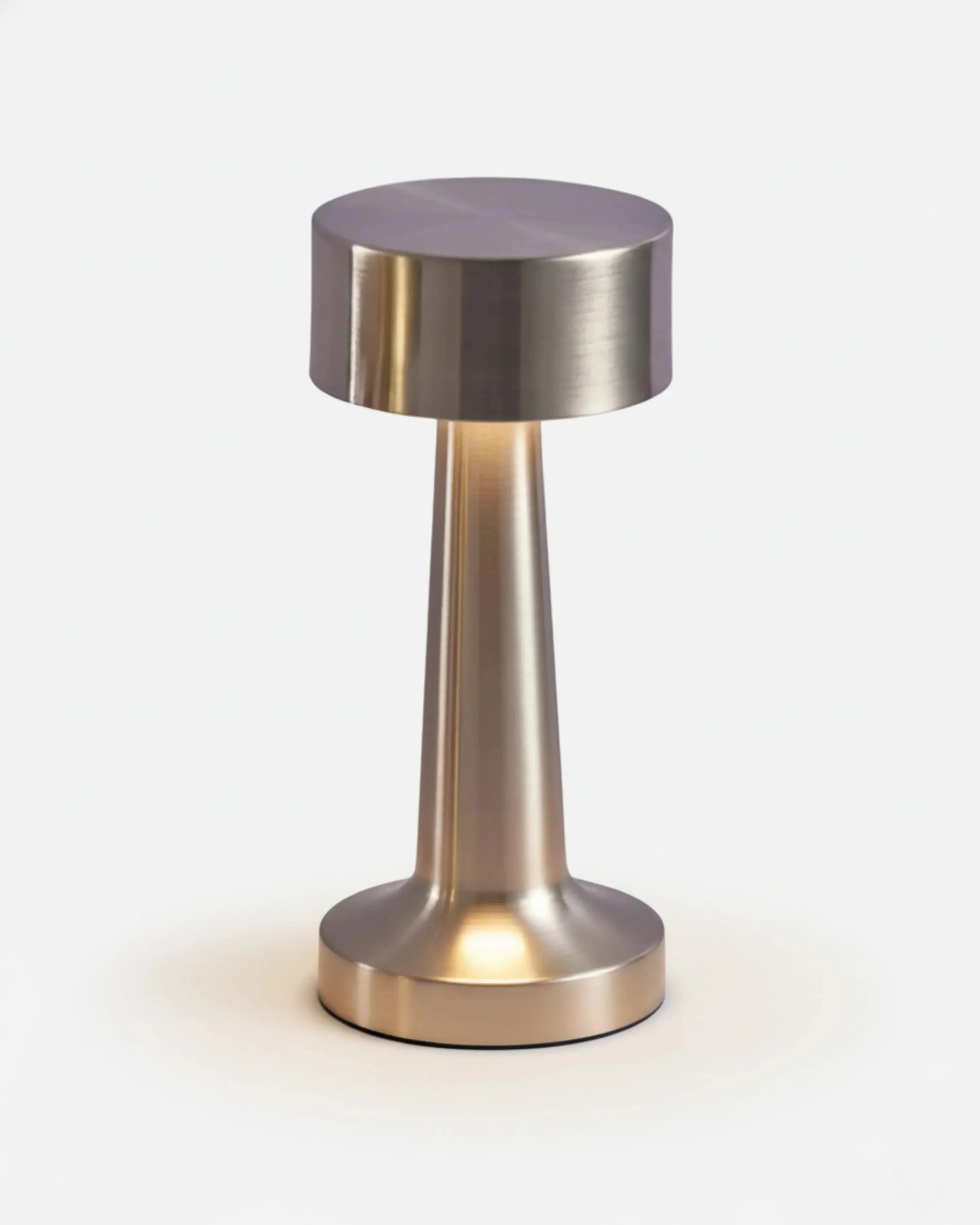 Lampe sans fil argent rechargeable – modèle Elda par Korven Studio.