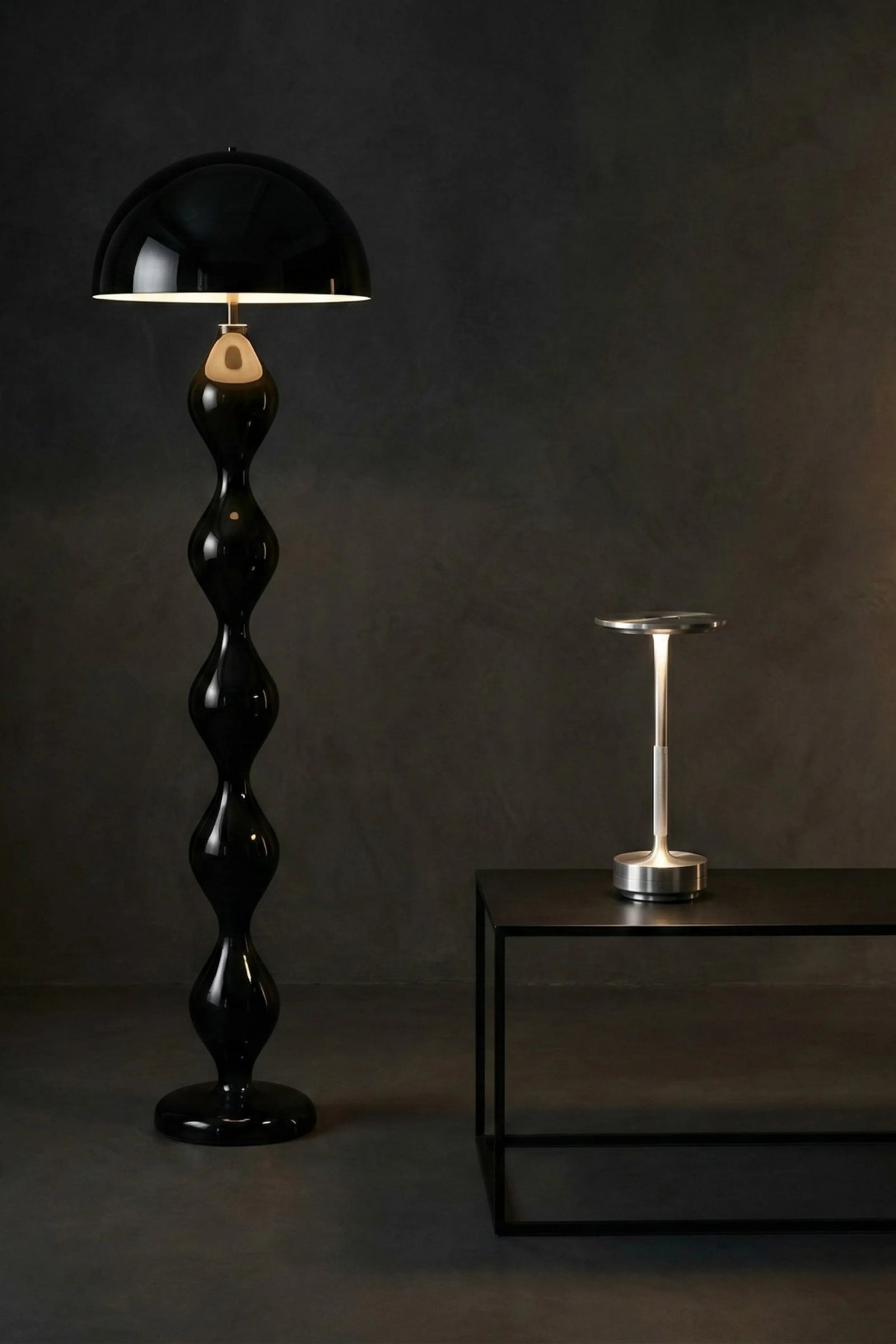 lampe sans fil tactile et rechargeable couleur argent par korven studio