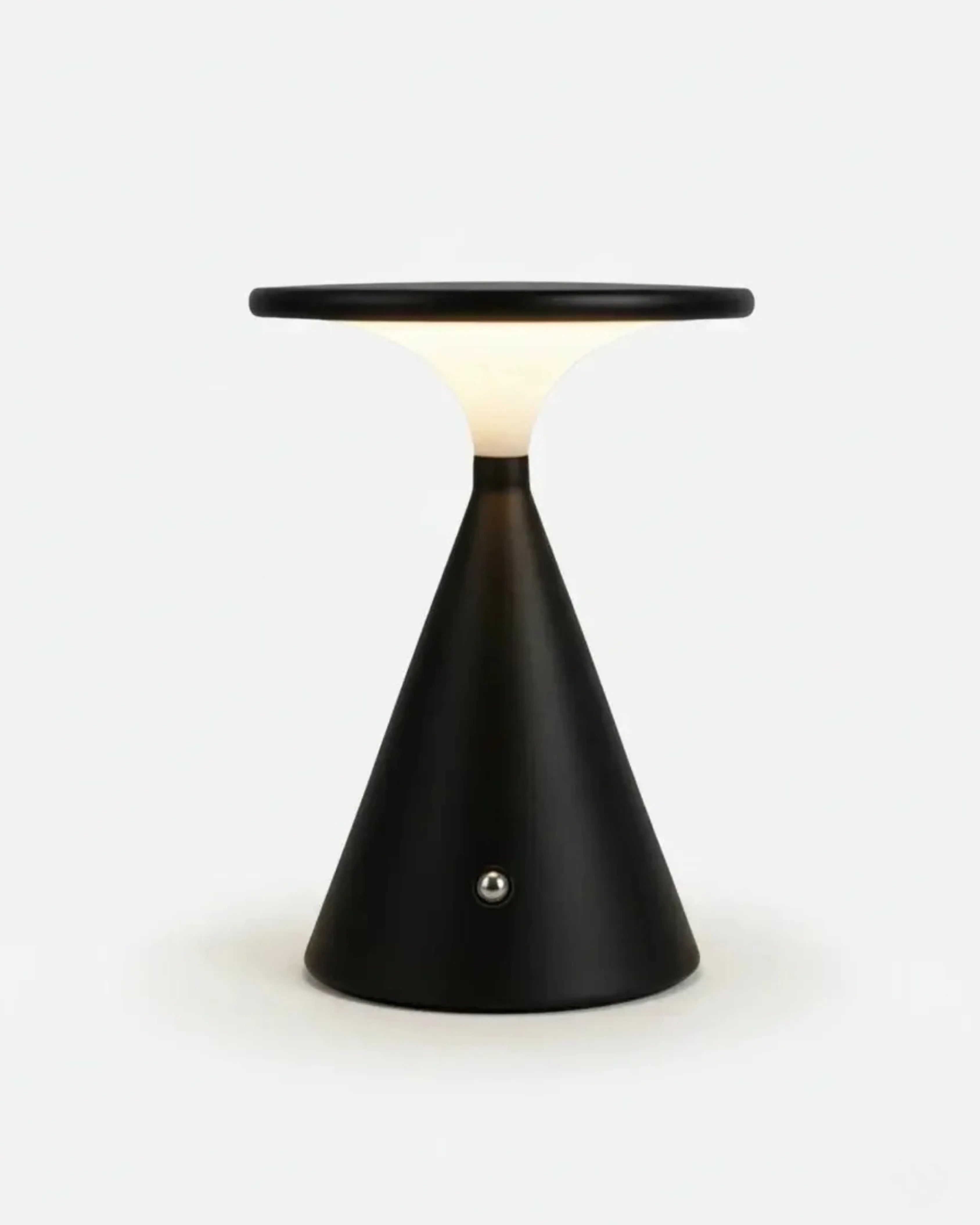 Lampe sans fil noire rechargeable – modèle Vega par Korven Studio.