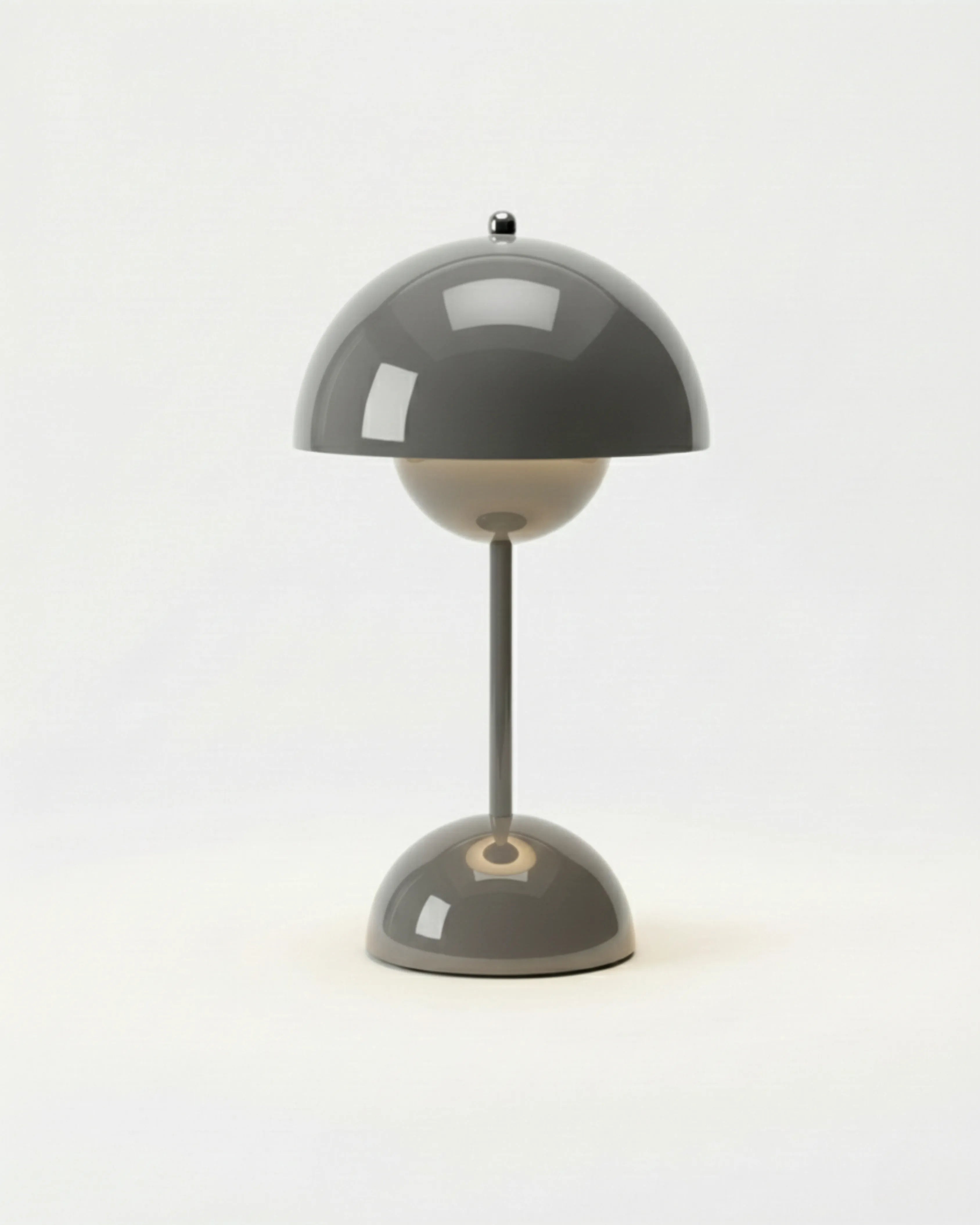 Lampe de bureau sans fil grise, LED rechargeable – modèle Oden par Korven Studio.