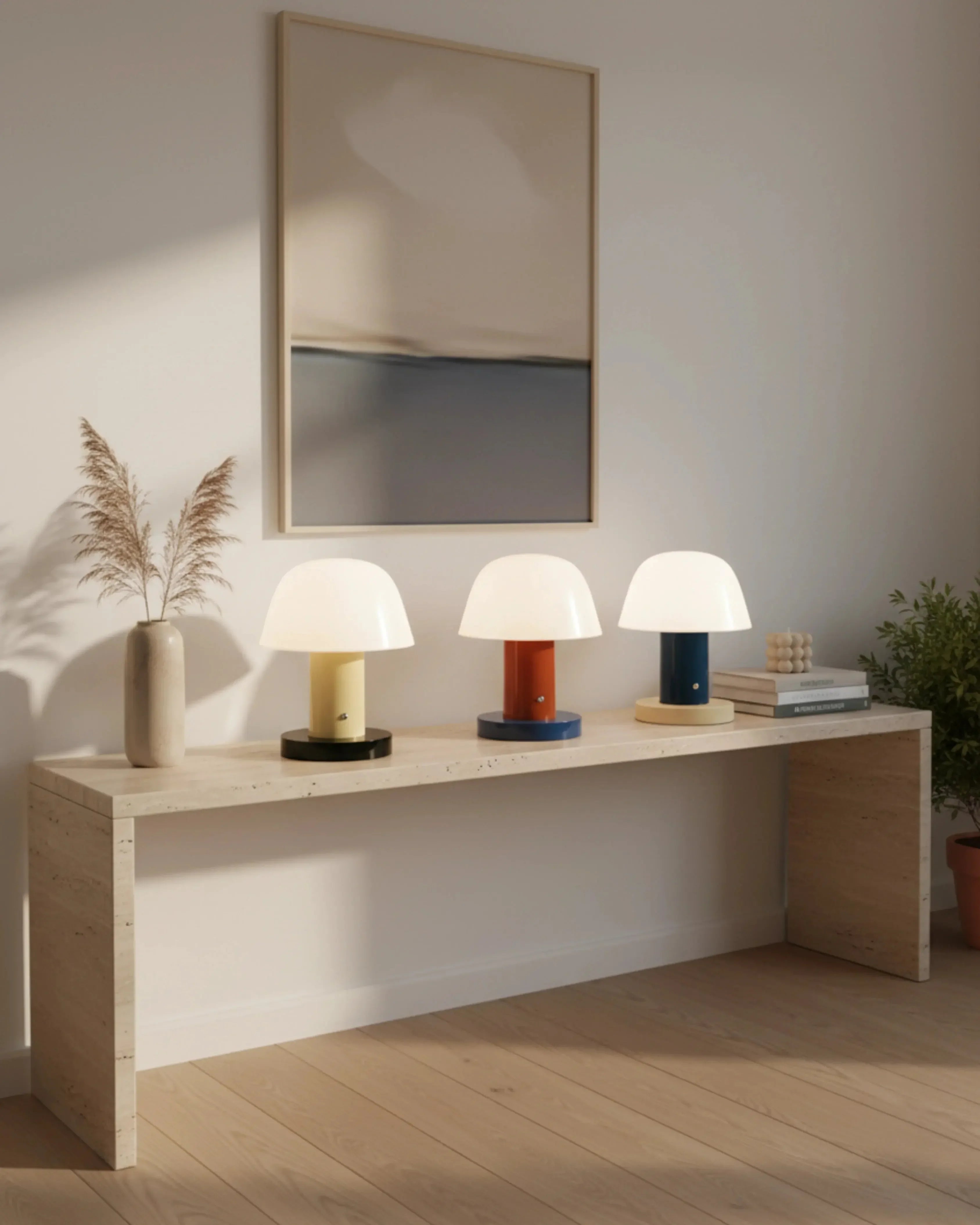 Lampe de bureau sans fil, LED rechargeable – modèle Alva par Korven Studio.