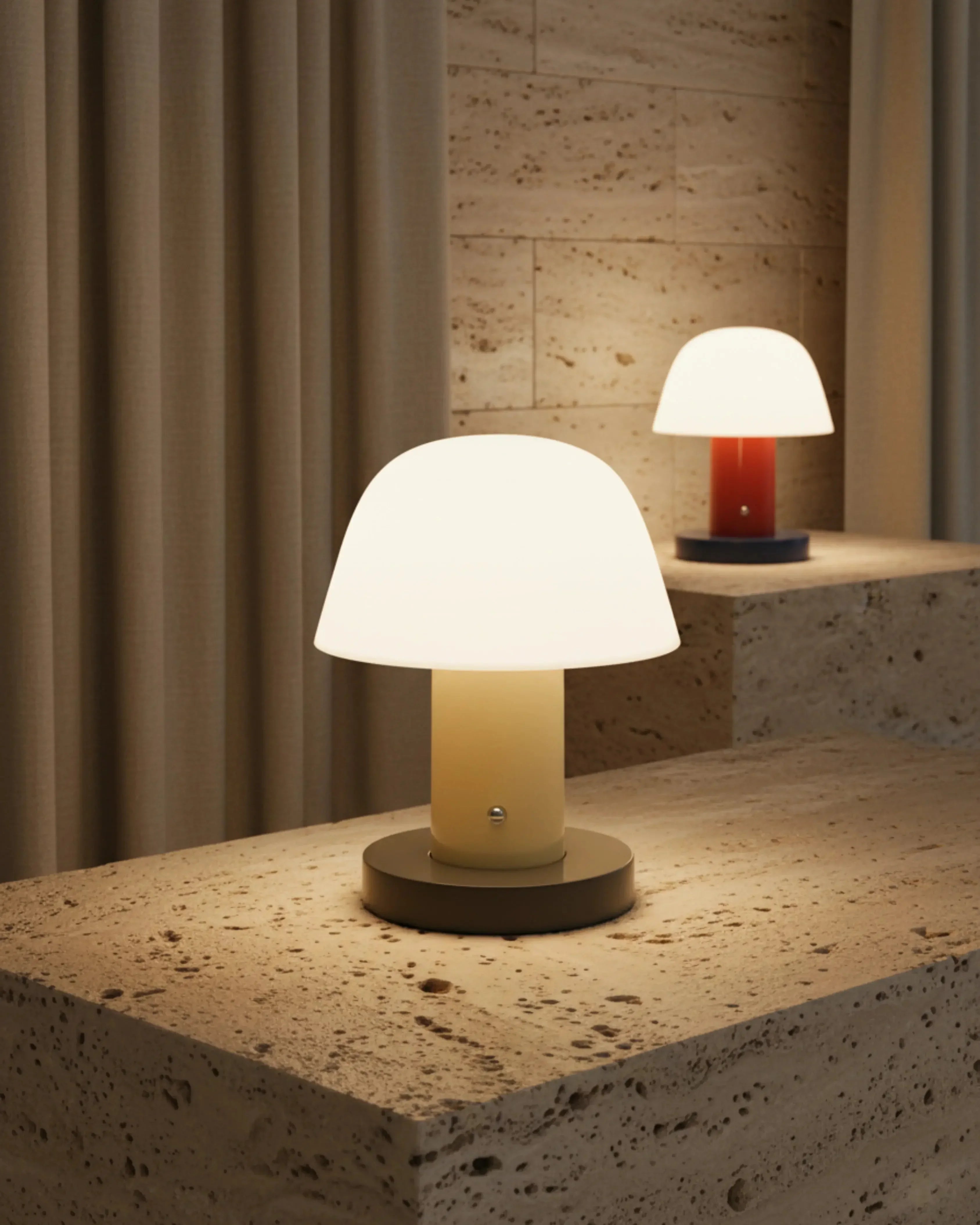 Lampe de chevet sans fil, rechargeable par USB – modèle Alva par Korven Studio.