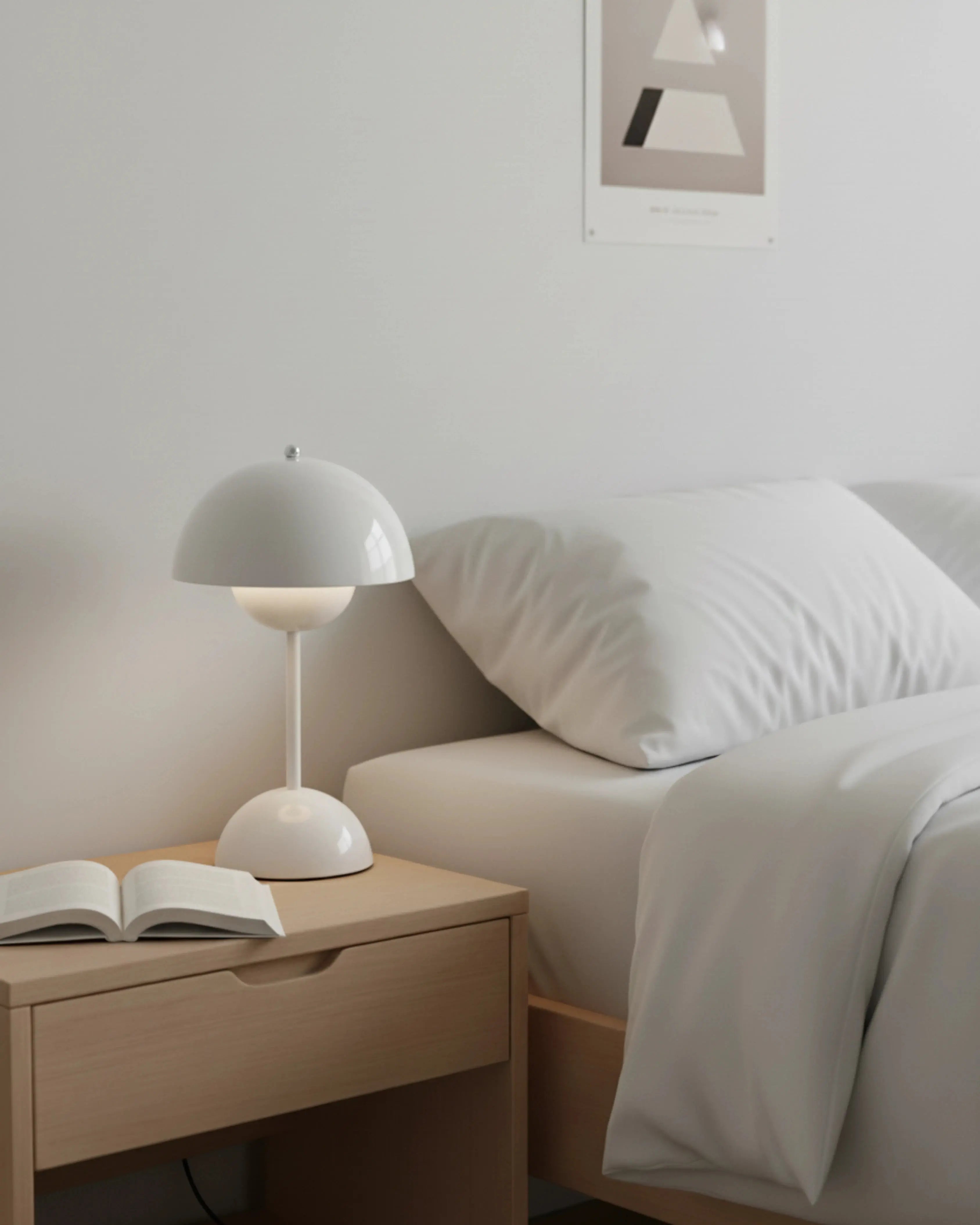 Lampe de chevet sans fil blanch, rechargeable par USB – modèle Oden par Korven Studio.