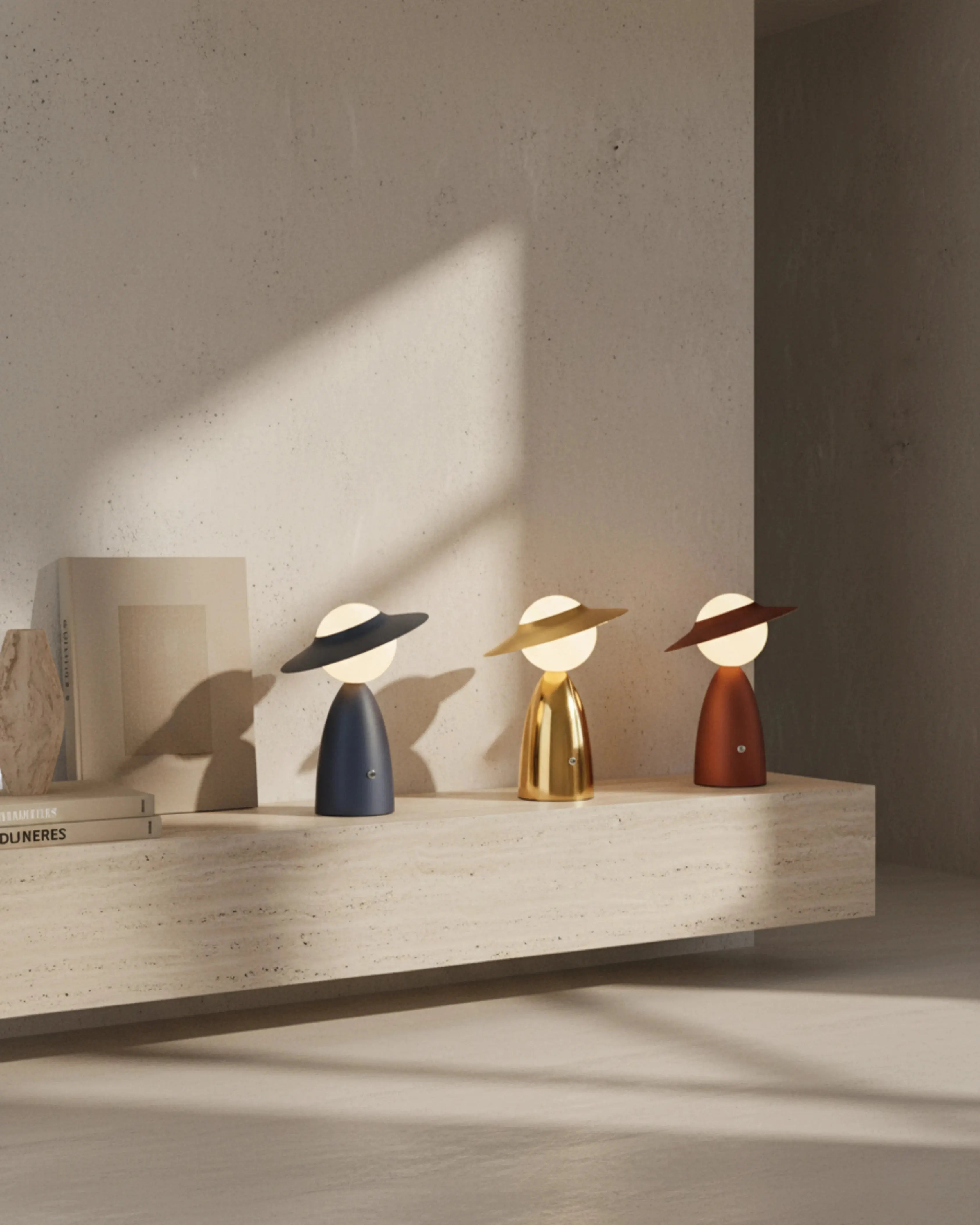 Lampe de salon tactile sans fil, tactile et rechargeable – modèle Ela par Korven Studio.