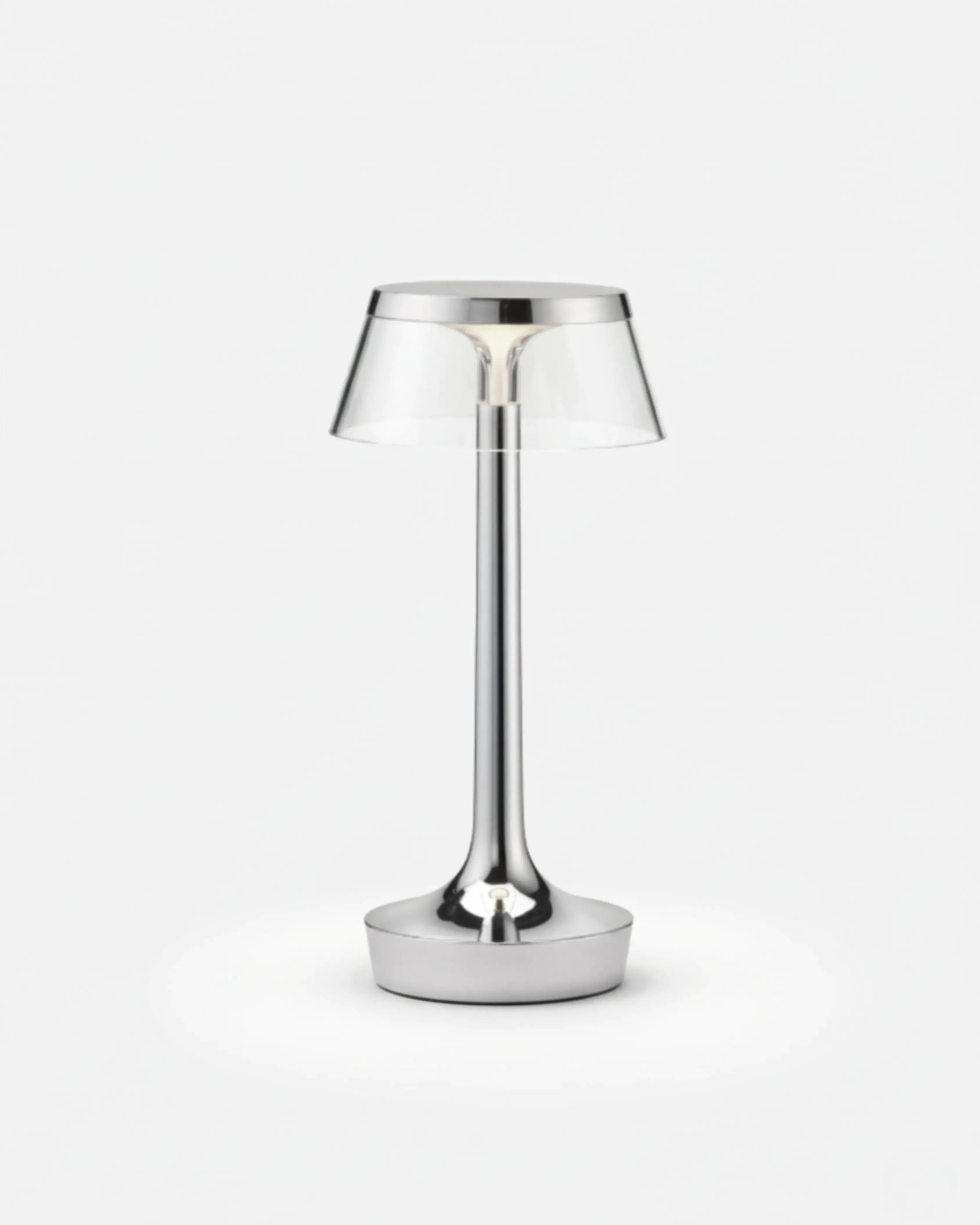 Lampe de table a poser sans fil argent, tactile et rechargeable – modèle orin par Korven Studio.
