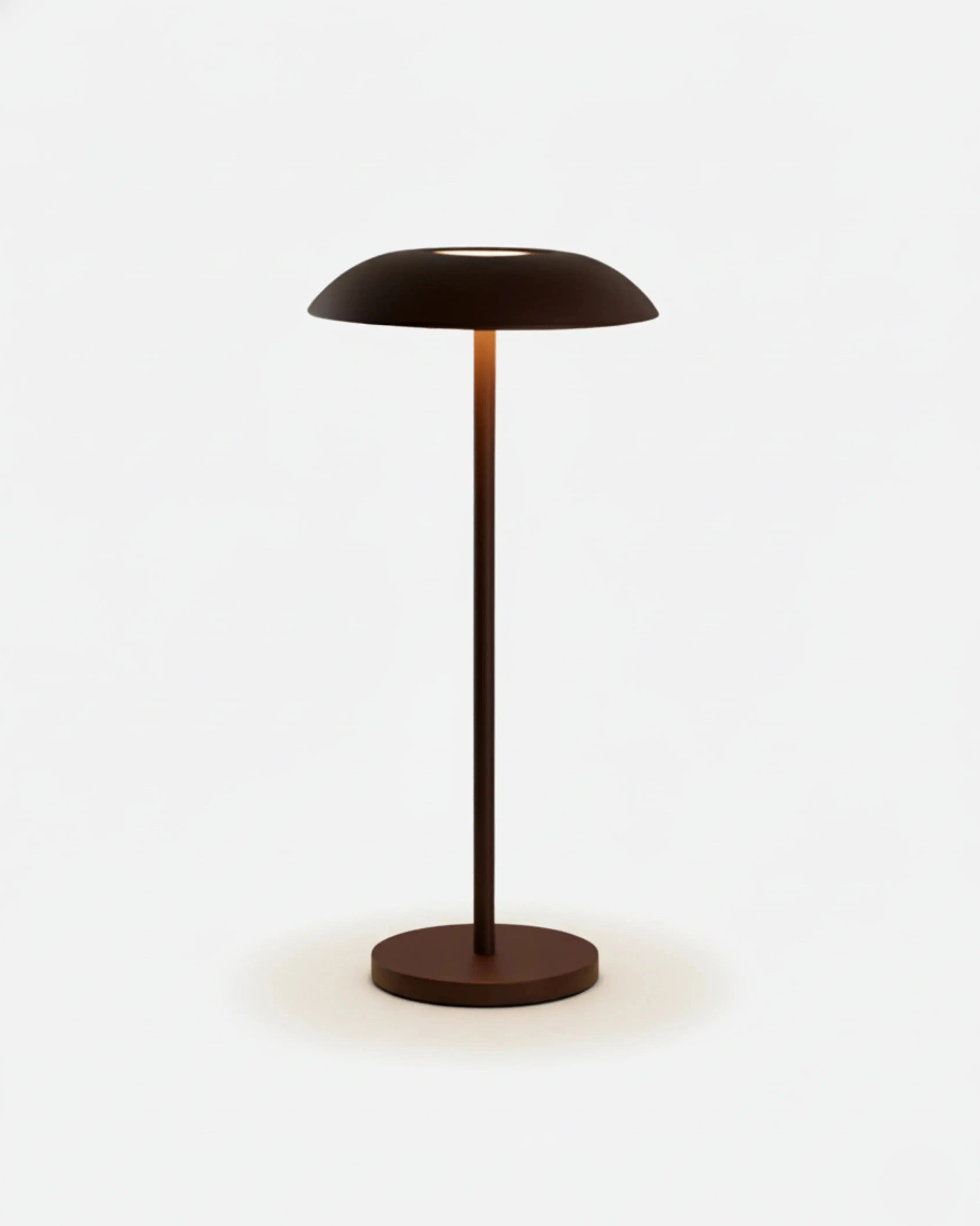 Lampe sans fil marron rechargeable – modèle Oslo par Korven Studio.