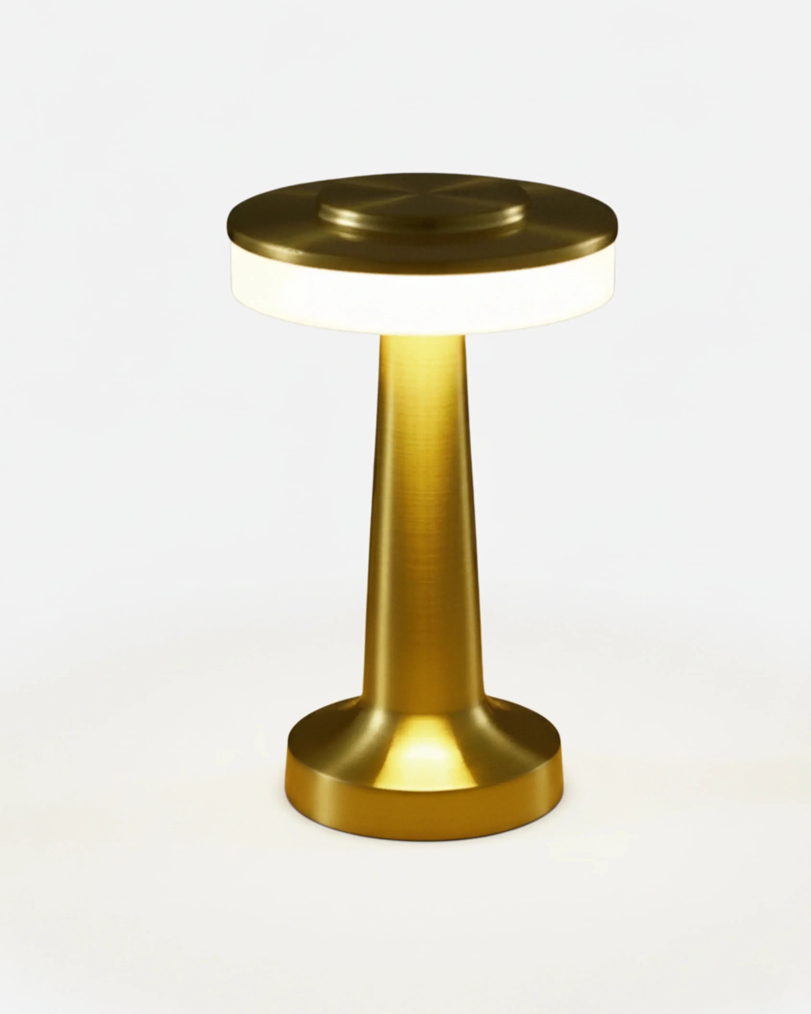 Lampe sans fil dorée tactile – modèle Karo par Korven Studio.