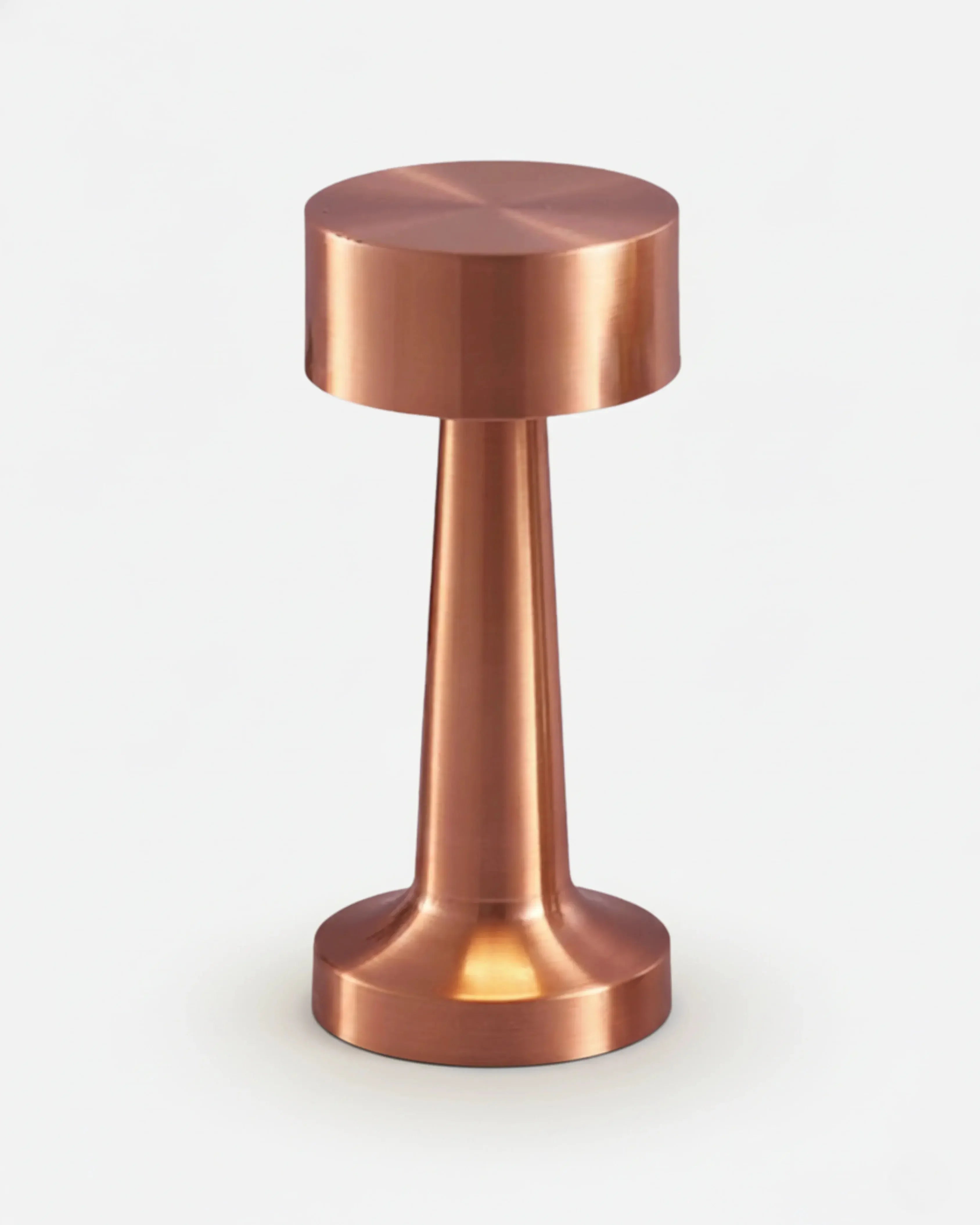 Lampe sans fil rose gold tactile – modèle Elda par Korven Studio.