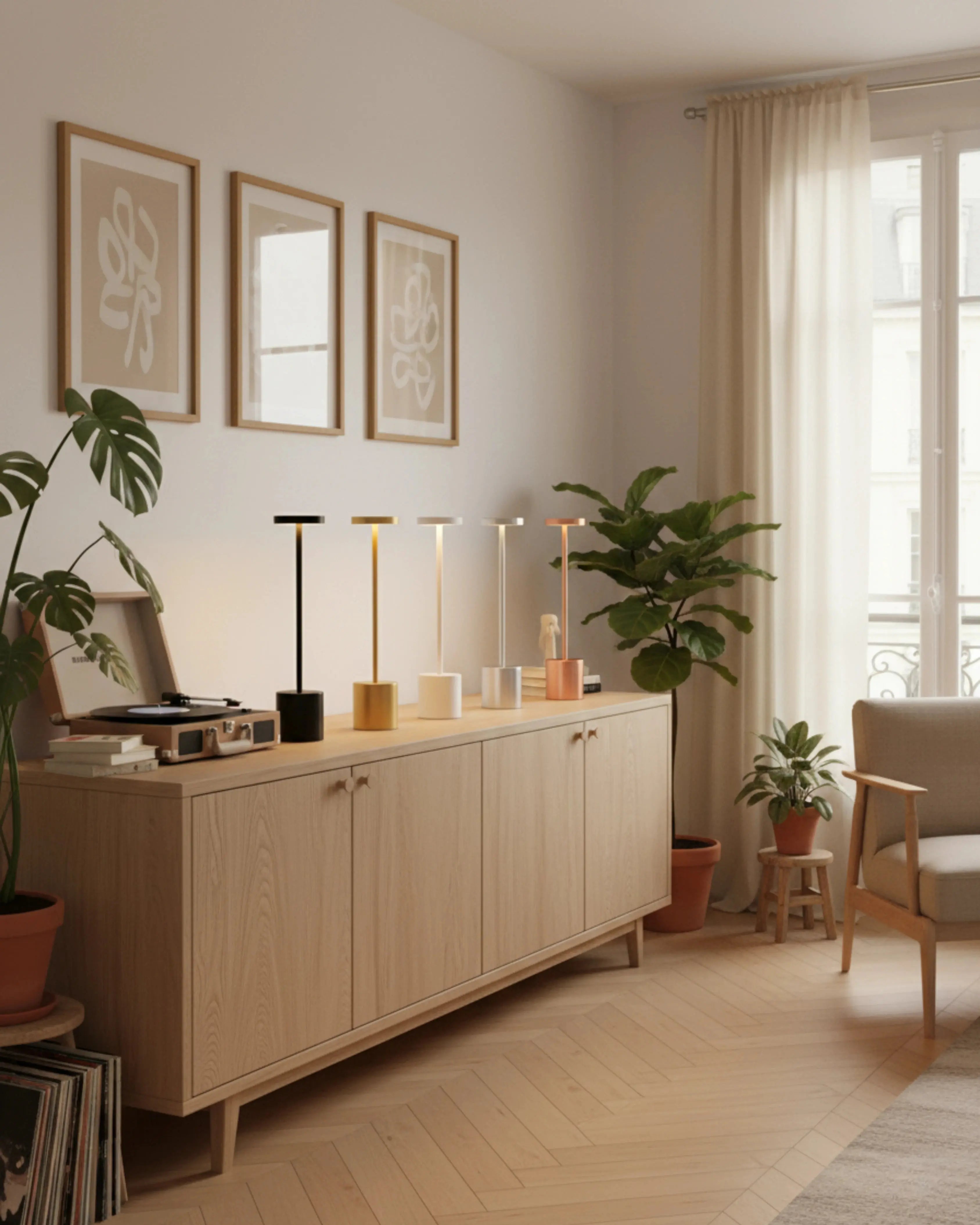 Lampe d’extérieur sans fil, design premium et rechargeable – modèle Liri par Korven Studio.