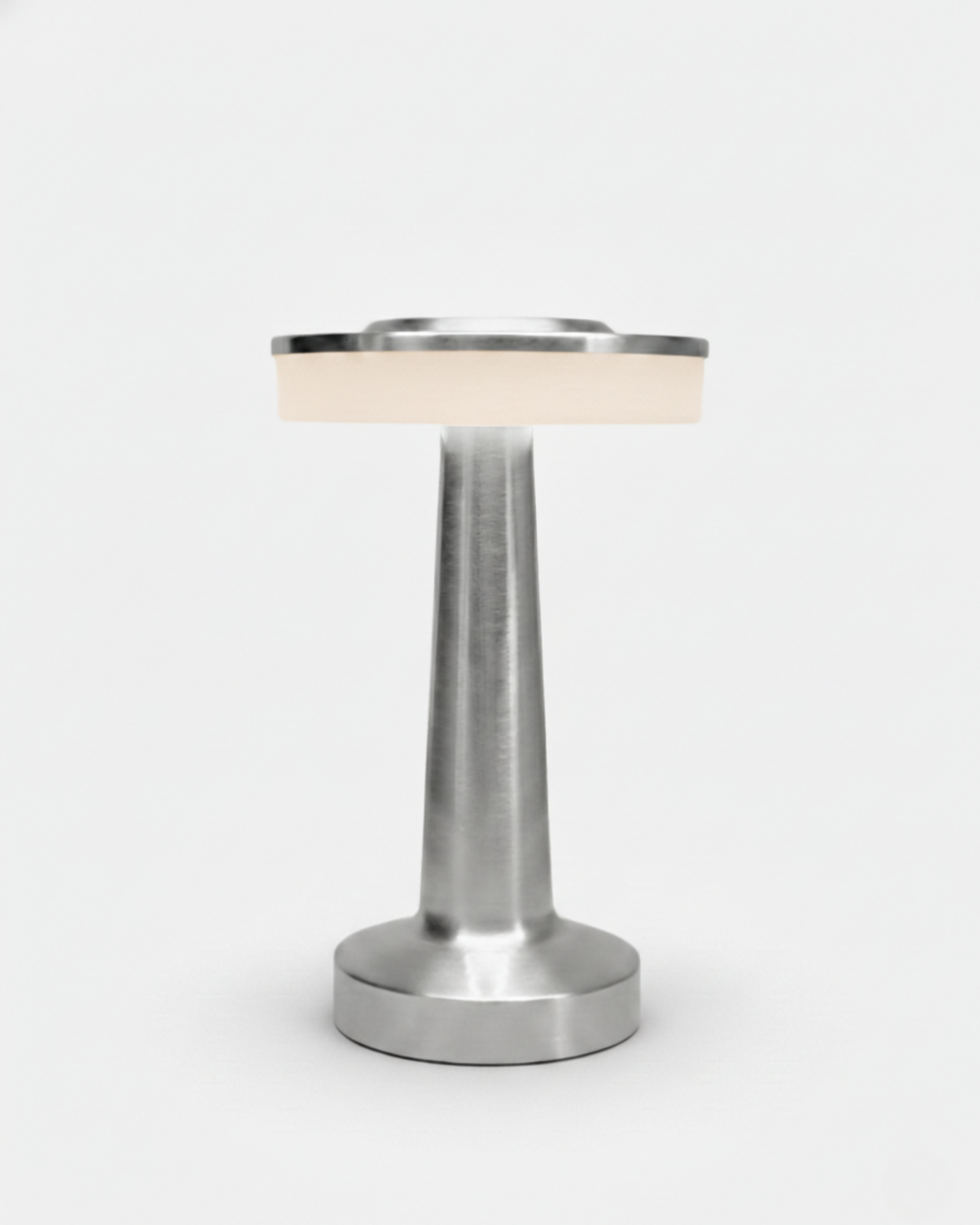 lampe sans fil modele karo par korven studio couleur argent 