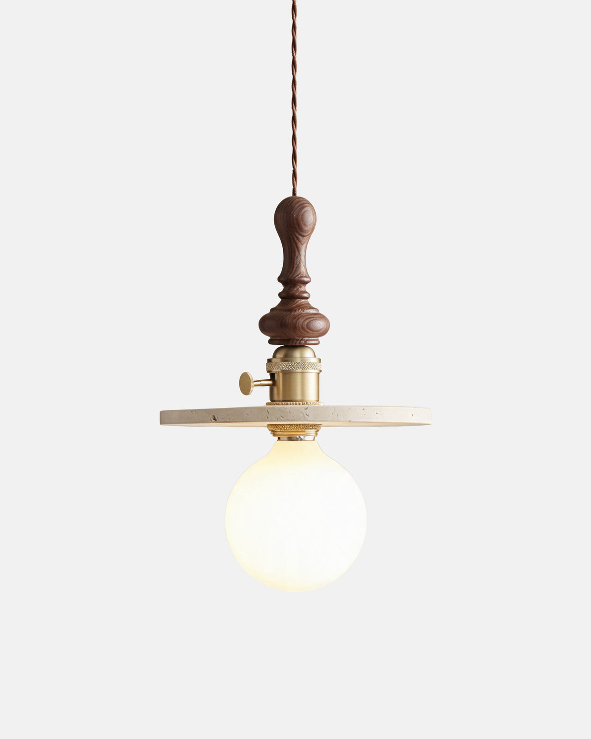 Suspension GERA Modèle A – disque en travertin Ø 18 cm sur fond neutre